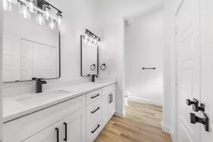 1247 Bonham St, Paris, TX 75460 - Photo 9