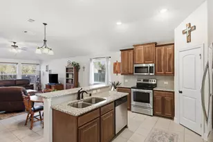 400 Highmeadow Dr, Aubrey, TX 76227 - Photo 5