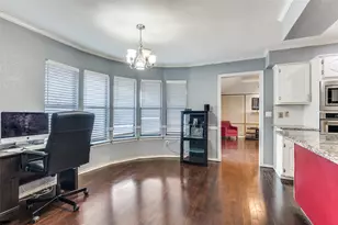 2206 Greenbriar Ct, Grand Prairie, TX 75050 - Photo 19