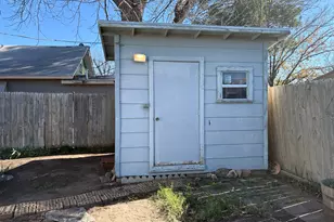 409 E Truett St, Winters, TX 79567 - Photo 19