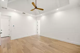 1001 Quarry Ct, Granbury, TX 76048 - Photo 17