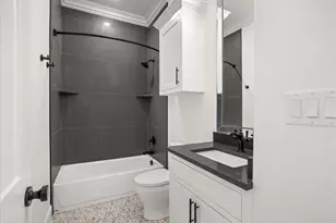 1001 Quarry Ct, Granbury, TX 76048 - Photo 5