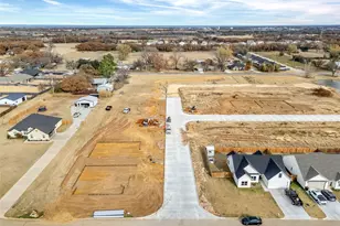 948 Huckleberry Ln, Tolar, TX 76476 - Photo 5