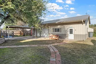 840 Country Ln Dr, McGregor, TX 76657 - Photo 35