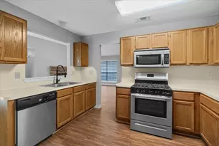 7910 Meadowlark Ln, Rowlett, TX 75088 - Photo 11