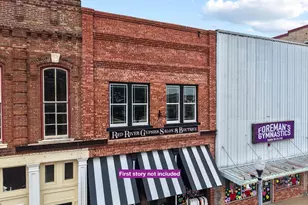 121 E 5th St, Bonham, TX 75418 - Photo 1