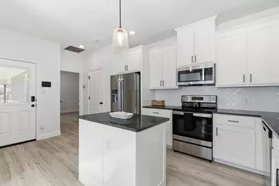 649 Charlotte Lane, Burleson, TX 76028 - Photo 15