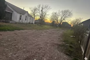 3007 Clinton Ave, Fort Worth, TX 76106 - Photo 1