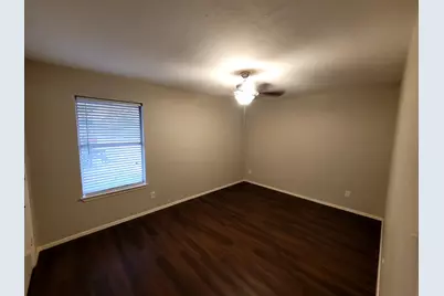 1122 N Center Street, Arlington, TX 76011 - Photo 1