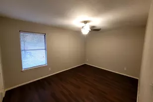 1122 N Center St, Arlington, TX 76011 - Photo 1