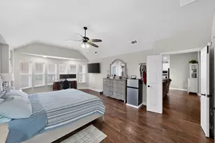 832 Monticello Dr, Burleson, TX 76028 - Photo 25