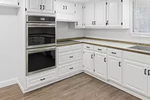 2409 Castle St, Irving, TX 75038 - Photo 7