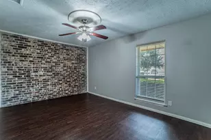 5 E Townhouse Ln, Grand Prairie, TX 75052 - Photo 9
