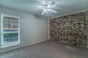 5 E Townhouse Ln, Grand Prairie, TX 75052 - Photo 13