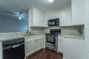 5 E Townhouse Ln, Grand Prairie, TX 75052 - Photo 7