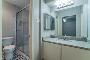 5 E Townhouse Ln, Grand Prairie, TX 75052 - Photo 11