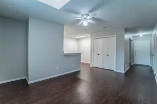 5 E Townhouse Ln, Grand Prairie, TX 75052 - Photo 3