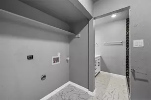 10430 Las Brisas Dr, Dallas, TX 75243 - Photo 15