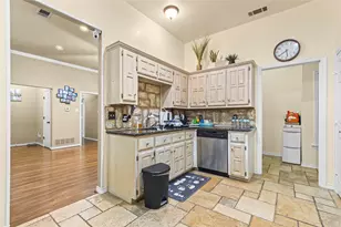 1931 Hearthside Ln, Garland, TX 75044 - Photo 7