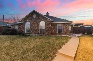 1931 Hearthside Ln, Garland, TX 75044 - Photo 1