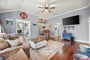 1314 Hyde Park Blvd, Cleburne, TX 76033 - Photo 5