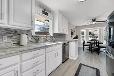 214 Twin Lakes Drive, Waxahachie, TX 75165 - Photo 9