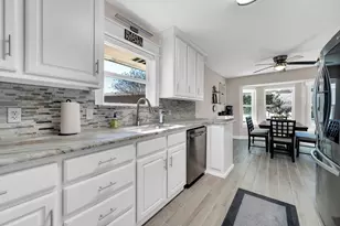 214 Twin Lakes Dr, Waxahachie, TX 75165 - Photo 9