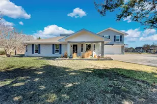 214 Twin Lakes Dr, Waxahachie, TX 75165 - Photo 1