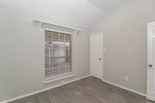 914 Plantation Dr, Lewisville, TX 75067 - Photo 11