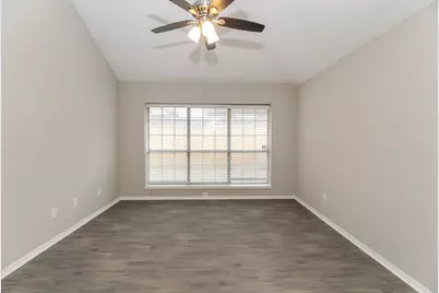 914 Plantation Drive, Lewisville, TX 75067 - Photo 9