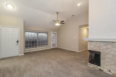 914 Plantation Drive, Lewisville, TX 75067 - Photo 3