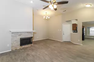 914 Plantation Dr, Lewisville, TX 75067 - Photo 5