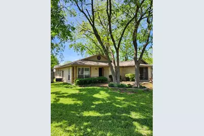 226 S Prairie Street, Pilot Point, TX 76258 - Photo 1