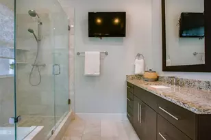 381 E Greenbriar Ln, Dallas, TX 75203 - Photo 23