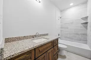 306 Lewis St, Cleburne, TX 76031 - Photo 13