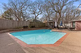 1008 Oak Valley Rd, Burleson, TX 76028 - Photo 21