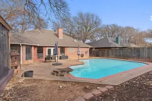 1008 Oak Valley Rd, Burleson, TX 76028 - Photo 25