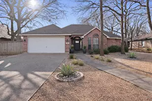 1008 Oak Valley Rd, Burleson, TX 76028 - Photo 27