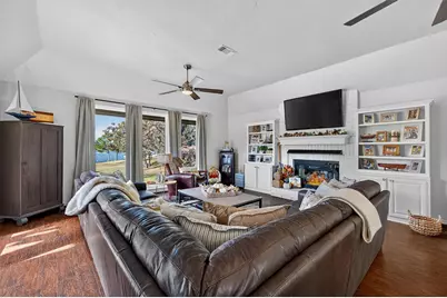 100 Mohawk Cove, Lake Kiowa, TX 76240 - Photo 9