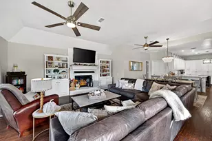 100 Mohawk Cove, Lake Kiowa, TX 76240 - Photo 7