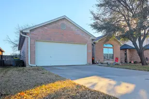 3404 Austin St, Gainesville, TX 76240 - Photo 3