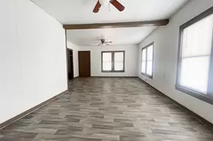 863 4th St SW, Paris, TX 75460 - Photo 3