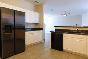 2041 Apple Dr, Little Elm, TX 75068 - Photo 9