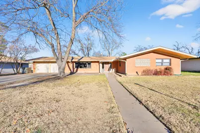 2131 N Woodland Street, Stephenville, TX 76401 - Photo 1