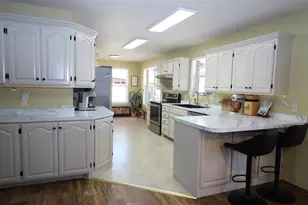 520 N 5th Ave, Munday, TX 76371 - Photo 9