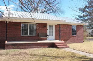 520 N 5th Ave, Munday, TX 76371 - Photo 5