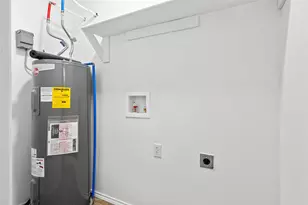 109 E Williams St, Bowie, TX 76230 - Photo 15