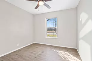 109 E Williams St, Bowie, TX 76230 - Photo 13