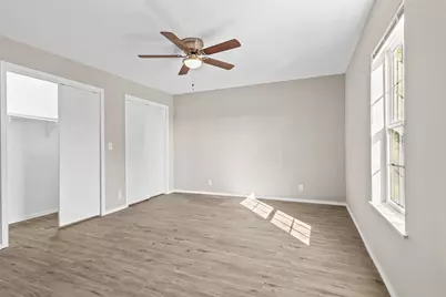 109 E Williams Street, Bowie, TX 76230 - Photo 11