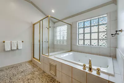 8623 Royalbrook Court, Dallas, TX 75243 - Photo 17